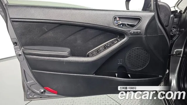 Kia K3 2014 thumb 7