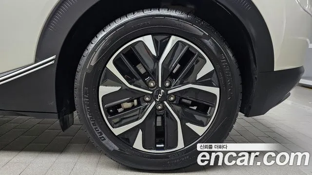 Kia EV6 2023 thumb 2