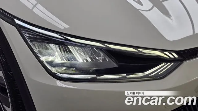 Kia EV6 2023 thumb 3