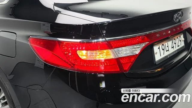 Hyundai Grandeur 2013 thumb 9