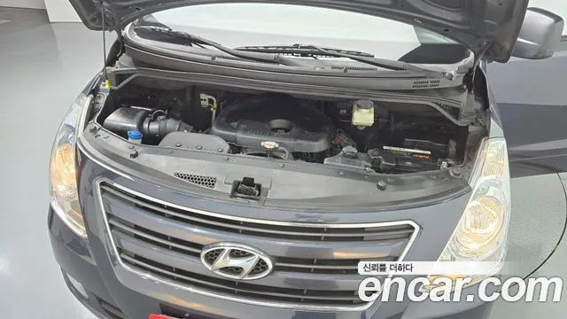 Hyundai Starex 2017 thumb 3
