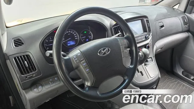 Hyundai Starex 2017 thumb 11