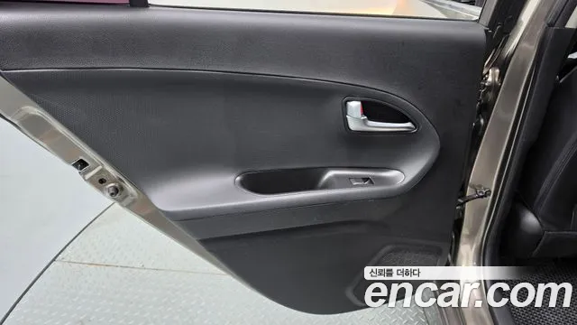 Kia Morning 2015 thumb 7