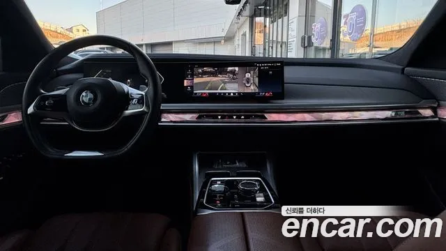BMW 7 серии 2023 thumb 8