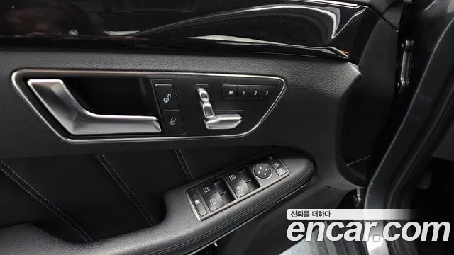 Mercedes-Benz E-Класс 2015 thumb 5