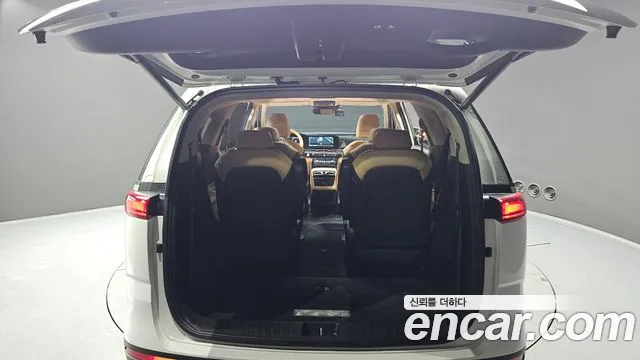 Kia Carnival 2022 thumb 2