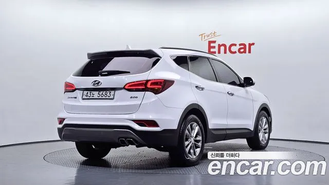 Hyundai Santa Fe 2017 thumb 2