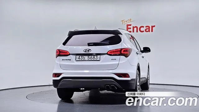Hyundai Santa Fe 2017 thumb 4