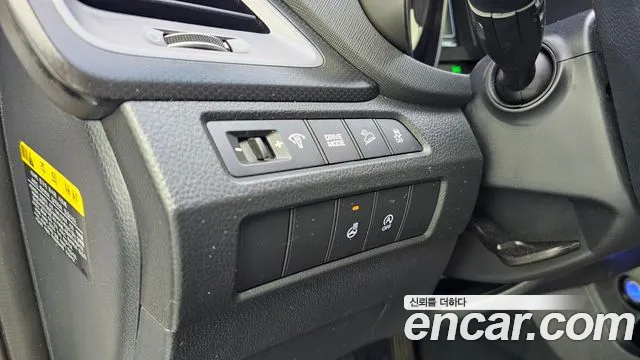 Hyundai Santa Fe 2017 thumb 8