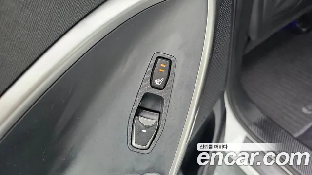 Hyundai Santa Fe 2017 thumb 9