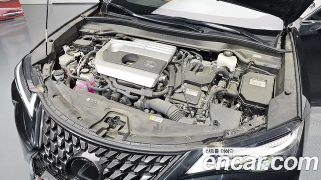 Lexus UX 2023 thumb 6