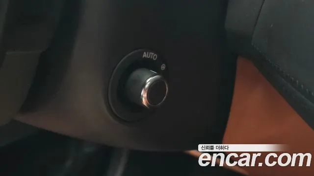 Jaguar XE 2019 thumb 7