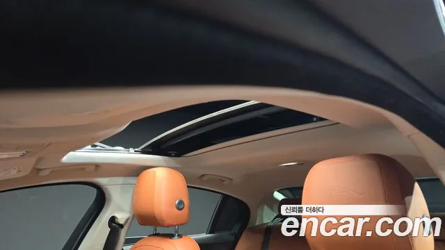 Jaguar XE 2019 thumb 2