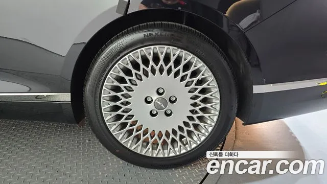 Genesis G80 2022 thumb 10