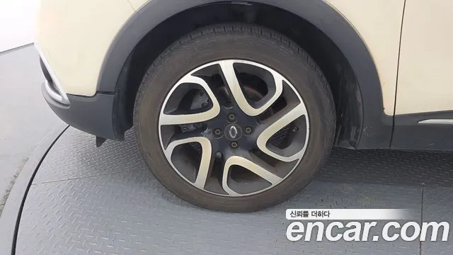 Renault Captur 2015 thumb 11