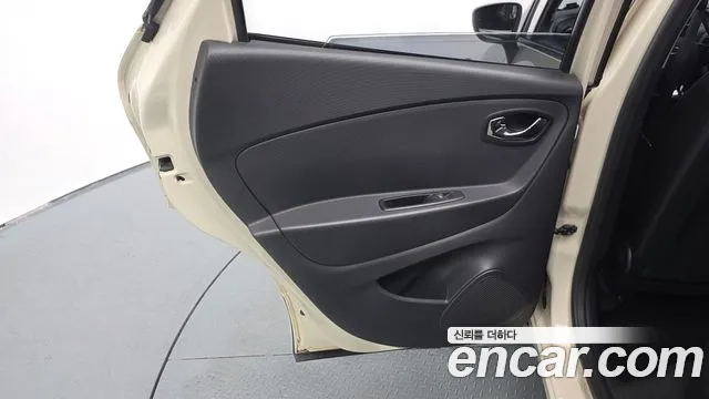 Renault Captur 2015 thumb 2