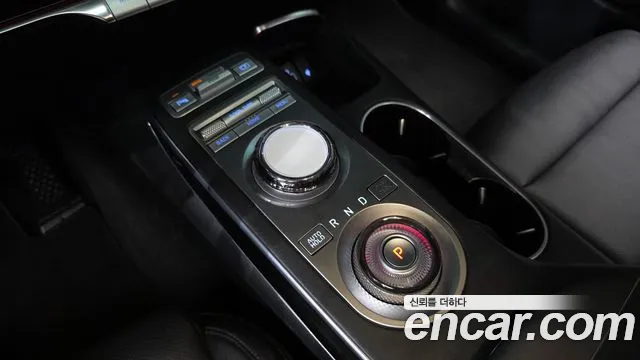 Genesis GV70 2021 thumb 6