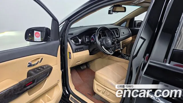 Kia Carnival 2019 thumb 6