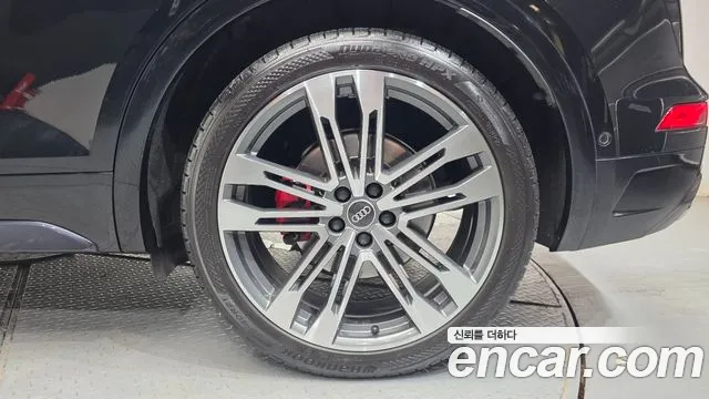 Audi SQ5 2021 thumb 2