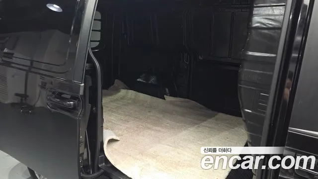 Hyundai Staria 2022 thumb 4