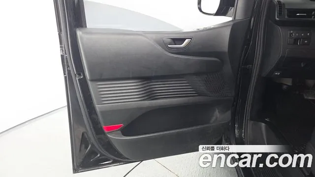 Hyundai Staria 2022 thumb 11