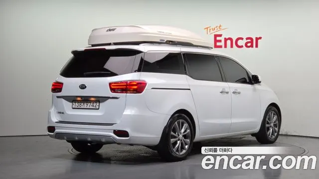 Kia Carnival 2018 thumb 5