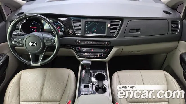 Kia Carnival 2018 thumb 3