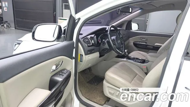Kia Carnival 2018 thumb 7
