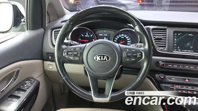 Kia Carnival 2018 thumb 9