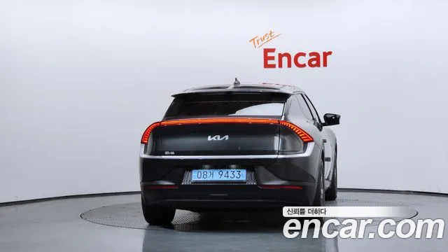 Kia EV6 2023 thumb 3