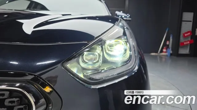 Kia Niro 2018 thumb 2