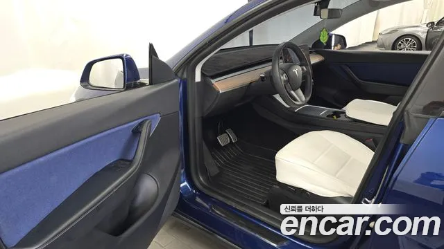 Tesla Model Y 2021 thumb 11