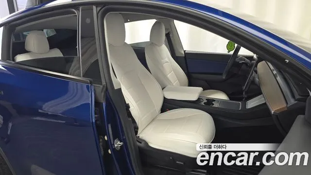 Tesla Model Y 2021 thumb 4