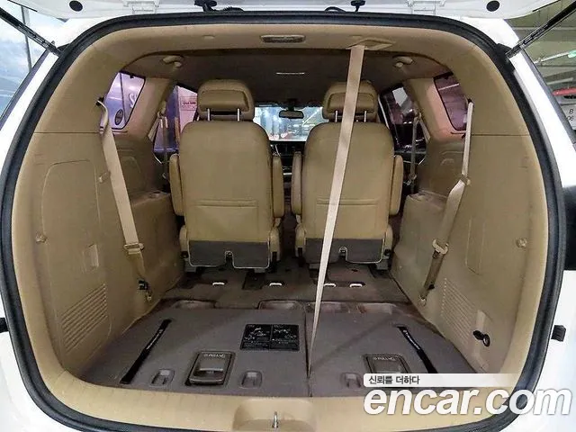 Kia Carnival 2016 thumb 2