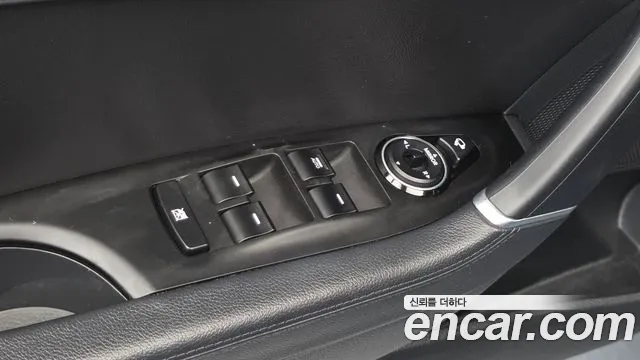 Hyundai i40 2015 thumb 12