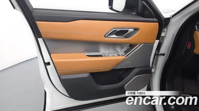 Land Rover Range Rover Velar 2018 thumb 12