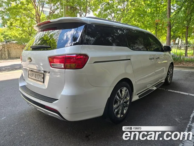 Kia Carnival 2018 thumb 4
