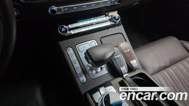 Genesis G90 2019 thumb 4