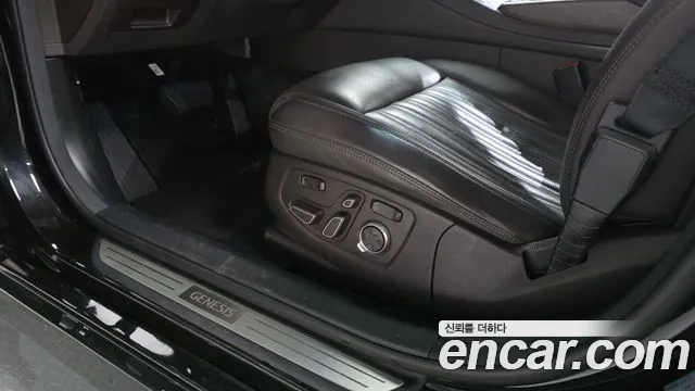 Genesis G90 2019 thumb 10