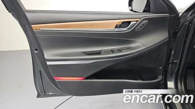 Hyundai Grandeur 2017 thumb 12