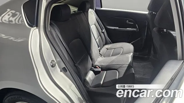 Kia Pride 2015 thumb 5
