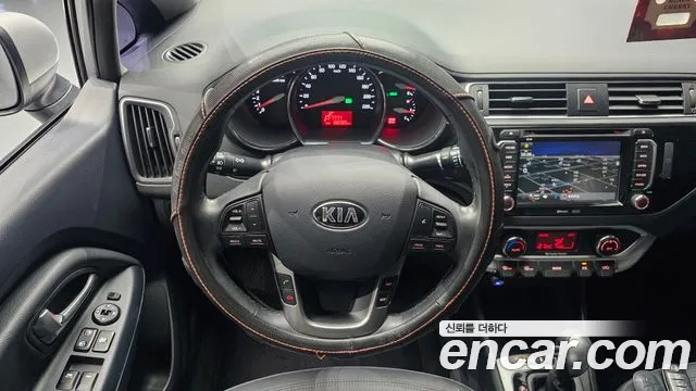 Kia Pride 2015 thumb 11