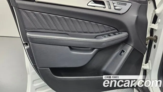 Mercedes-Benz GLE-Класс 2018 thumb 11