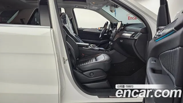 Mercedes-Benz GLE-Класс 2018 thumb 12