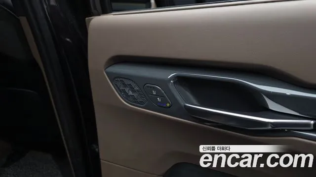 Kia EV9 2024 thumb 2