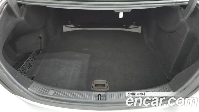 Mercedes-Benz E-Класс 2016 thumb 9