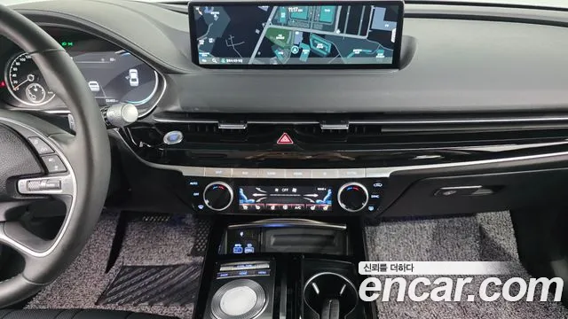 Genesis G80 2022 thumb 2