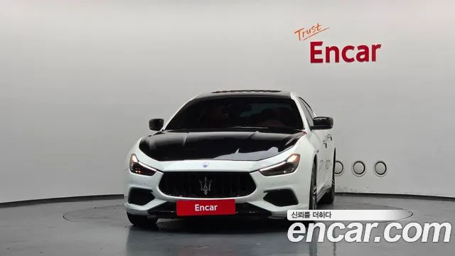 Maserati Ghibli 2014 thumb 10