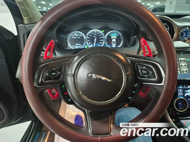 Jaguar XJ 2010 thumb 8