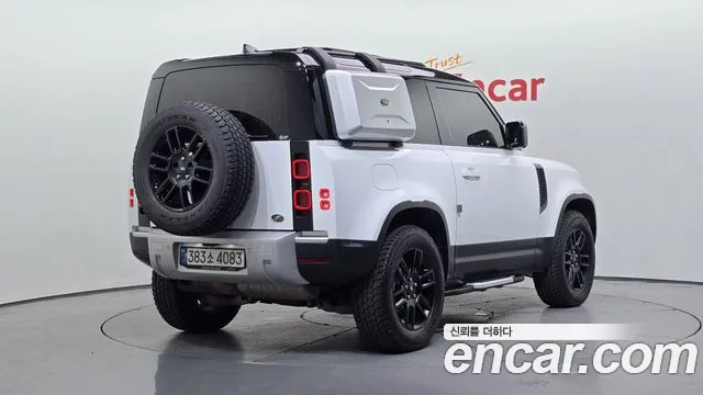 Land Rover Defender 2021 thumb 4
